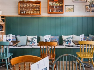 Lovely Lifestyle Coffee House - 6 days