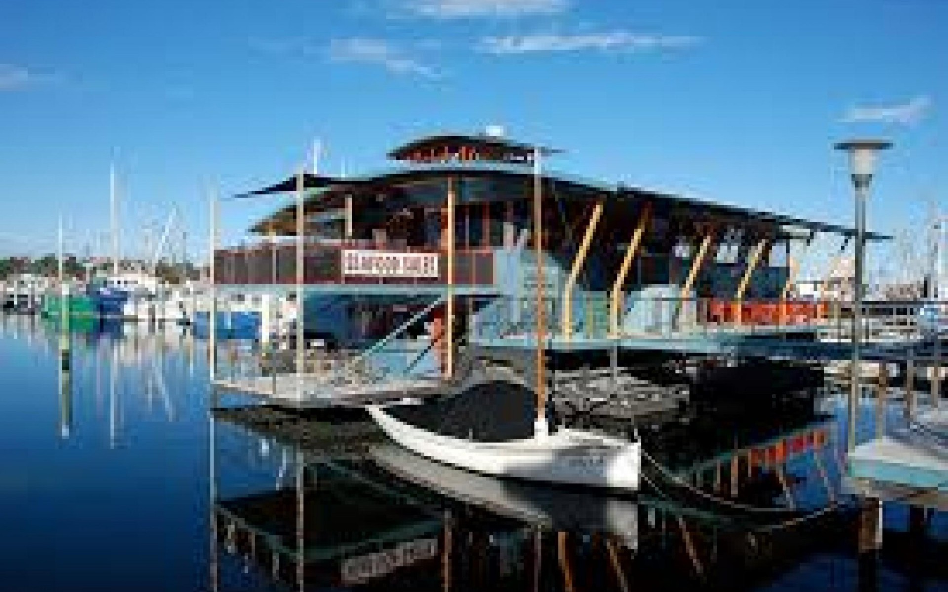 Floating seafood restaurant & cafe. Freehold & 2 businesses., Lakes